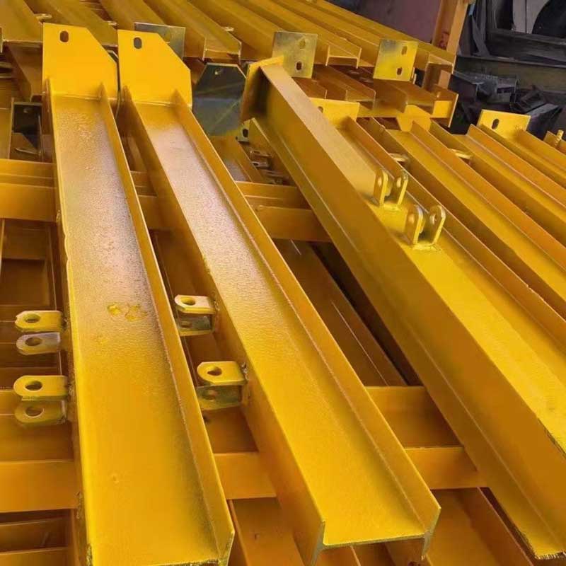 新型悬挑梁厂家介绍常见的爬架配件